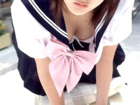 保健室で女子高生のｵｯﾊﾟｲを揉み倒し!!