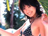 アッキーナがキッチンで・・リビングで・・イヤラシイ事を