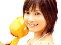 下着みたいな純白ﾋﾞｷﾆが超エロいPV!!