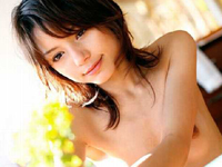 柚木ティナ　スク水姿で練乳を顔とカラダにぶっかける!!