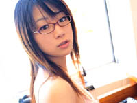 ロリメガネ巨乳っ娘のおっぱいをもみ倒すのだ！！