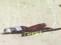 スキージャンプでショッキングなアクシデント