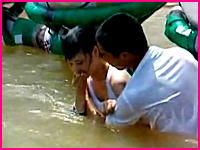 これは美乳。中国の女子版SASUKE？で完全におっぱいポロリのハプニング