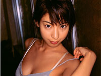 大久保麻梨子-Ｆカップのおっぱいを揉まれる