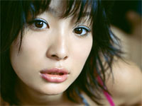 佐藤和沙 凄いモリマンと爆乳モロ見え！サスペンダー5本じゃ揺れるたびに