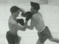 1939年に発案されたグダグダスポーツ、水中ボクシングの映像。