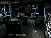 監視カメラをガン見して消えていく少女の霊の映像