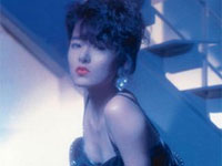 安原麗子 貧乳が愛撫され乳首勃起！