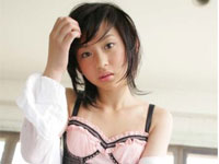 三村翔子 貧乳具合が萌える小さめビキニ水着