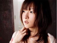 堀井美月 ドライブ中に服を脱ぎだしおっぱいポロリ。