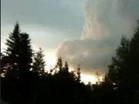 再生時間1分20秒過ぎに「それ」は現れる。これぞ神動画。