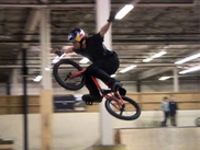 BMXのスゴ技連発動画！カッコイイ〜！！