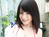 成沢みなみ ベッドに寝転んでやわらかそうな巨乳バストをプルプルアピール