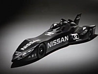 日産がル・マン24時間レース用に作ったバットモービルが強そう。走行動画
