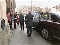 エリザベス女王にネタで結婚式の招待状を送ったら本人がキタｗ