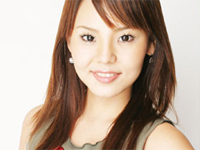 佐藤かおり 黄色の水着を身につけて半ケツヒップをクネクネアピール、M字開脚