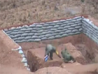 教官ナイス！手榴弾を投げ損ねて、コッチ側に跳ね返って来た・・・。