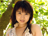 尾崎ナナ バスタブの中でニップレスのバストを魅せながら笑顔のポーズ