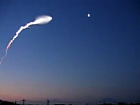 ワロタ。怪しい飛行物体を目的した男女の会話がキモカワ。男「コワイネー」