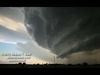 竜の巣だぁぁ！と言いたくなる巨大積乱雲「スーパーセル」かっけえ動画。