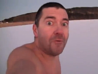 心の底からウォッカ野郎の新作がキテタ。極寒の水浴びはやめられない。