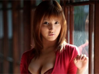 有川知里 巨乳バストを魅せたビキニショット