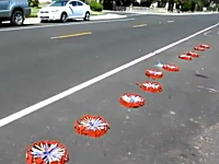 なんか通り過ぎたｗ路上で500本の花火に同時点火で凄い事にｗ