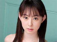 秋山莉奈 縛られながらセクシーポーズ