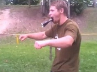 斬新過ぎるバイクの物真似。見える・・・見えるぞ・・・・。