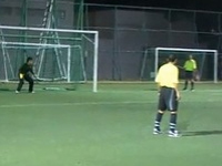 ゴールキーパー 「よっしゃああ!!」 → 「・・・ん？」 → 「えっ・・・」