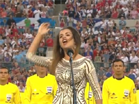 全米が衝撃。あまりにも下手過ぎる国歌独唱。う・・・うーん・・・。