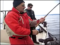 魚釣りでサメ以外のものに釣った魚を奪われてしまう珍しいパターン。