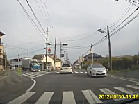 こういうのを見ると高齢者の運転免許について考えて欲しくなるドラレコ事故