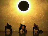 ＩＯＣが拍手喝采を送った、プロジェクターと完全同期した忍者パフォーマンスが神がかってる件