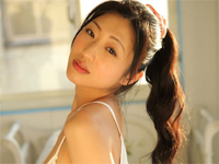 壇蜜 タンクトップ姿でバストの谷間を魅せたり、乳首ポッチアピール