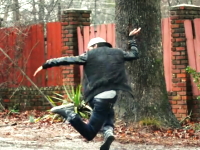 例の神ダンサーの新作がキテタ！ニンゲンってこんな動きができるんだ。