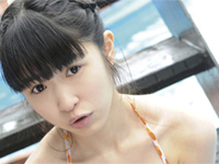 高杉果那 Tバックビキニを身につけてスレンダーボディを魅せたダイジェスト