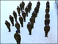 またまた奇妙なダンスが海外で大流行。パロ動画がたくさんアップされる。