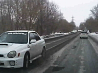 スバルのインプレッサが斬新な追い越ししてったｗちょっとワロタｗｗｗ