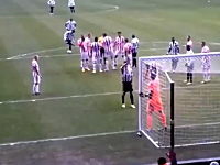 新しいFKの戦法がプレミアリーグの選手により考案される。これはうざいｗ