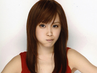 高橋愛 オレンジや水色のビキニショット