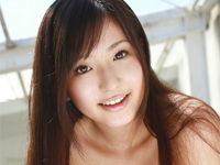 村上友梨 濡れたグラマーボディをセクシーアピール