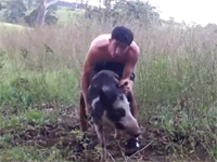 現代のターザン！どんな動物でも素手で捕まえる！そして謎のダンス！