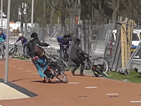 強風が吹くことで有名なデルフト工科大学のキャンパスが大変ｗ（オランダ）