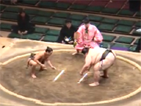 大相撲史上、最も体重差のある対戦が実現！なんと１９１ｋｇ！！