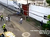 コロンビアの拘置所から受刑者が大脱獄！走る！走る！ダッシュで逃げる！