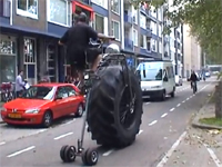 機能性、安定性、機動力、それらの全てを一切無視したモンスターチャリ！