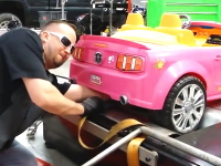 子供用の電動カーをシャシダイに乗せてパワーチェックしてみた動画。