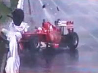 フェラーリのF1デモ走行で小林可夢偉が派手にクラッシュしちゃうｗｗｗｗｗ