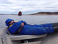 沈没船でオハヨウゴザイマース。寝起きイタズラ、ノルウェーの漁師さんの場合